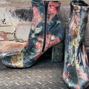 MIA Valencia Ankle Bootie, Black/Multi Floral Boot
